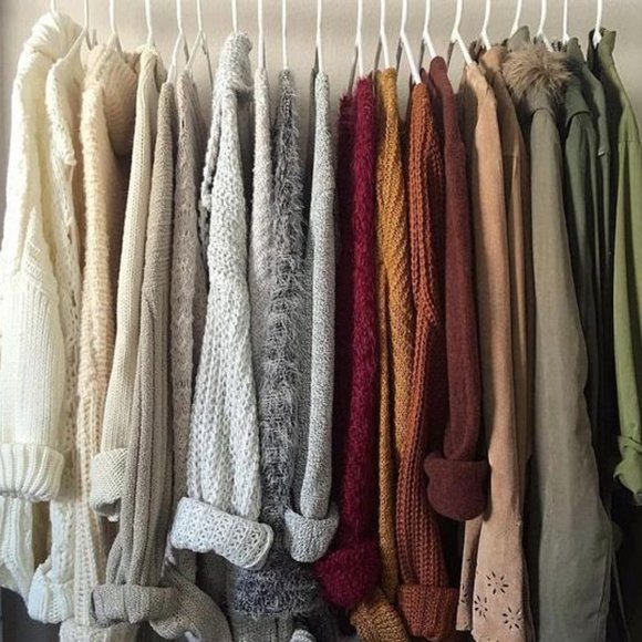 ❄️Mystery Box Bundle 6 Sweaters + Gift🎁 - Picture 5 of 6